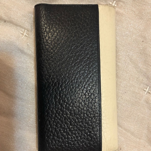 Kate Spade ivory and black wallet - Picture 3 of 3